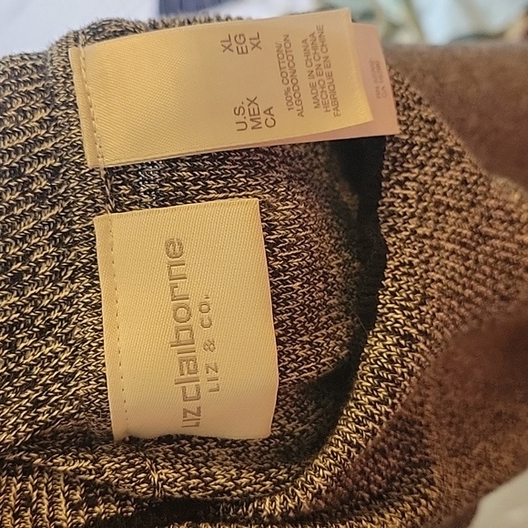 (D) liz claborne cotton gray and black sleeveless top - Picture 3 of 3